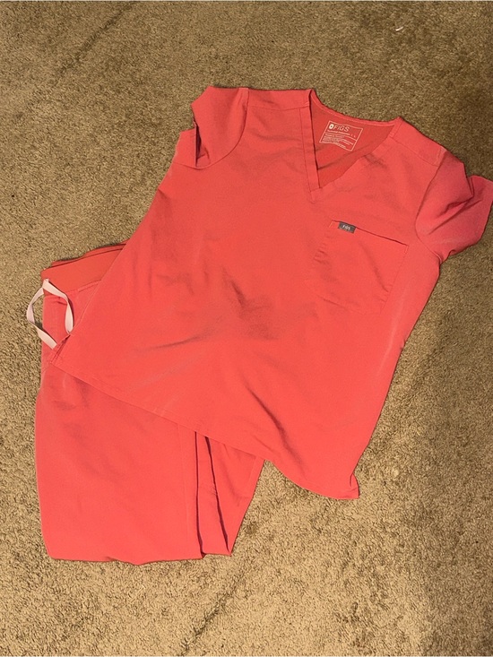 Figs Other - Figs Women's Coral Pink V-Neck Scrub Top & Pants